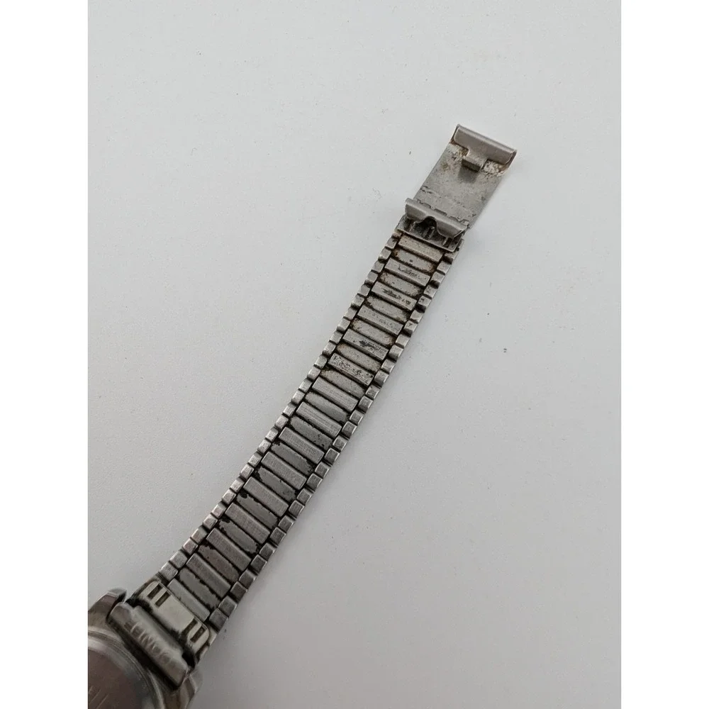 Timex‎ Watch Women 24mm Silver Case Easy Reader Adjustable Band- New Battery